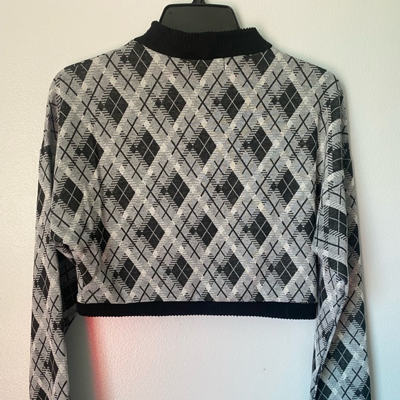 Liz&Sara Preppy Pattern Cropped Skirt Set - Picture 2 of 5